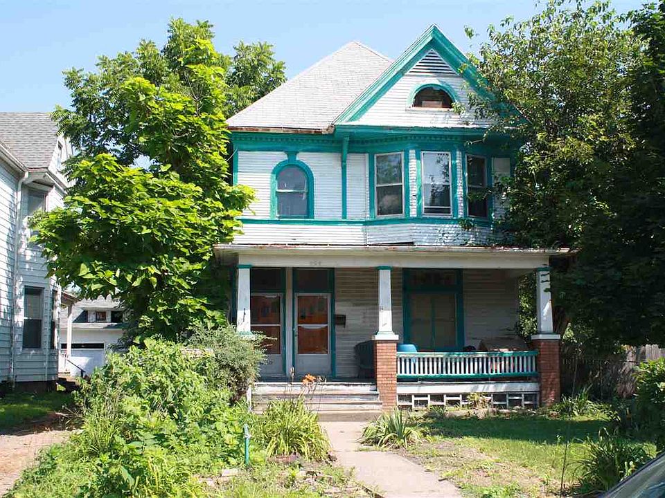 1st image of 404 W 16th St