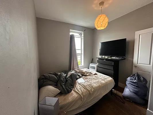 Rented by R New York | media 21