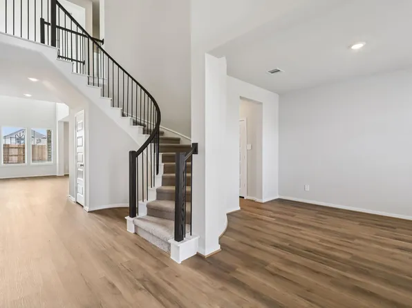 305 Pine Bay Ln, Montgomery, TX 77316