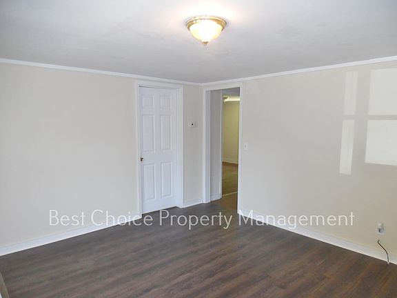 5th image of 217 E Greenwood St