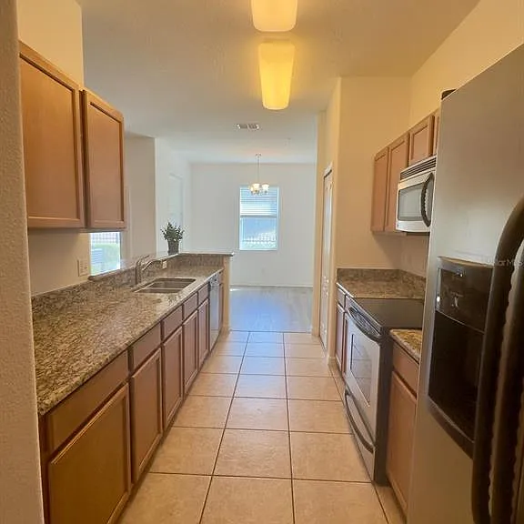 1335 Priory Cir — Photo 23