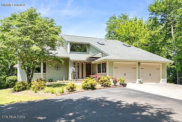 1st image of 270 Lone Ridge Ln