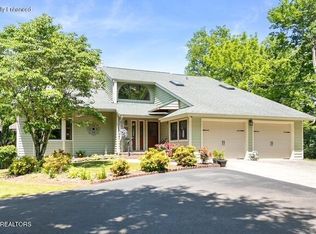 270 Lone Ridge Ln, Clinton, TN 37716