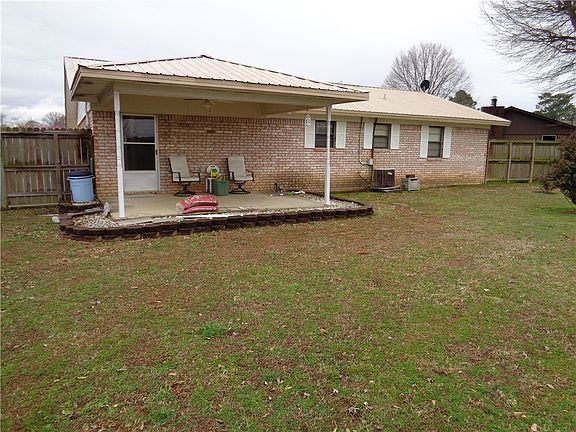 5th image of 104 Oak Ct