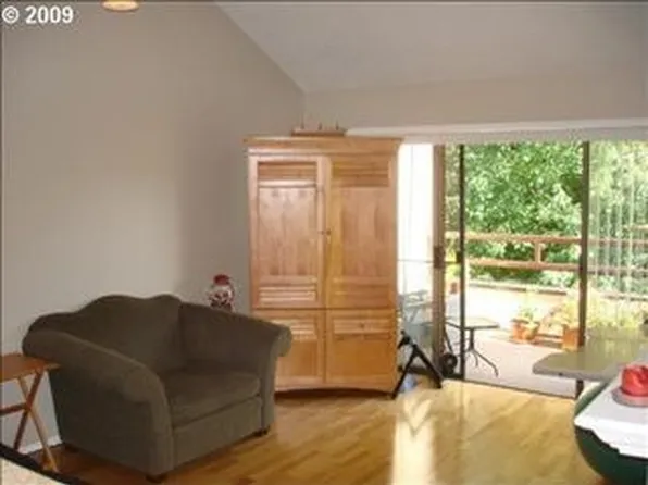 5250 S Landing Square Dr Unit 13-A, Portland, OR 97239