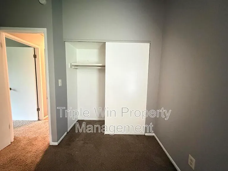 2450 Jenkee Dr — Photo 17
