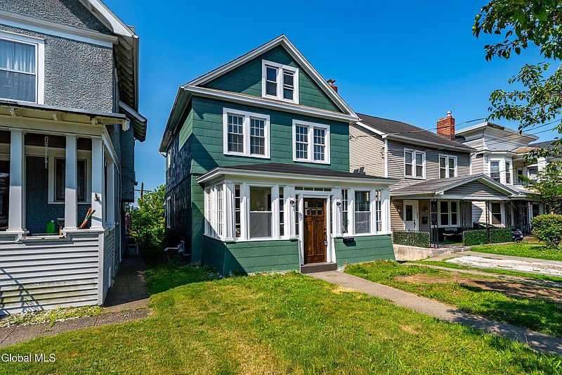 3rd image of 349 Manning Boulevard