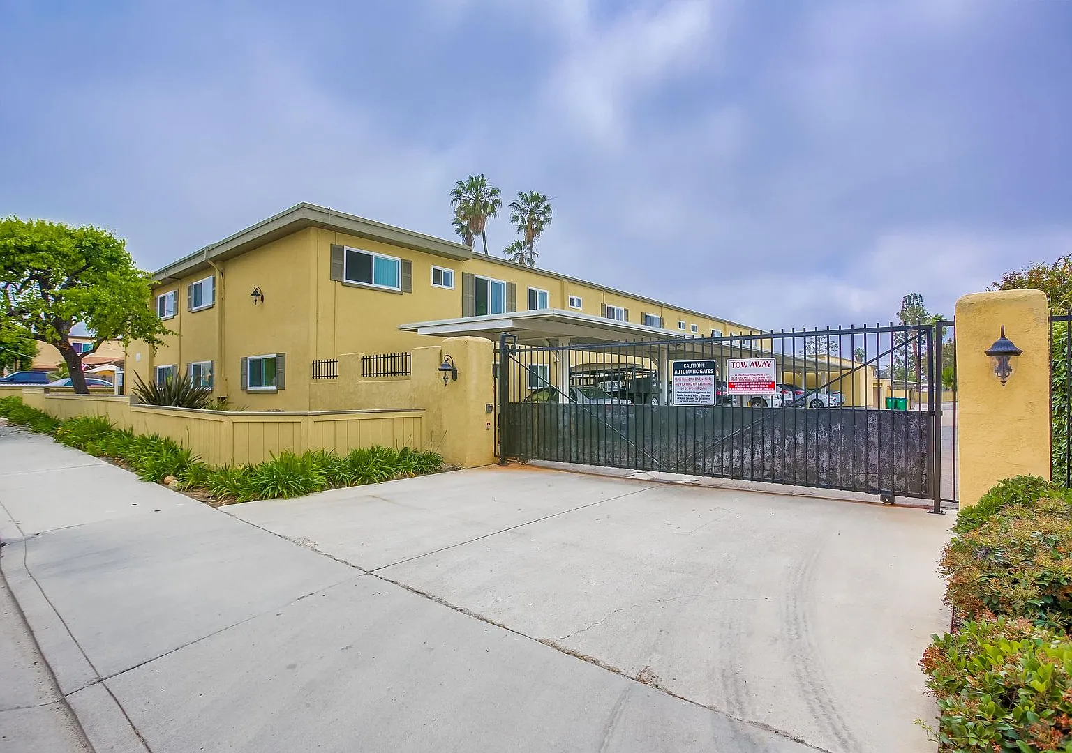 Carlsbad Village Apartments — Photo 3