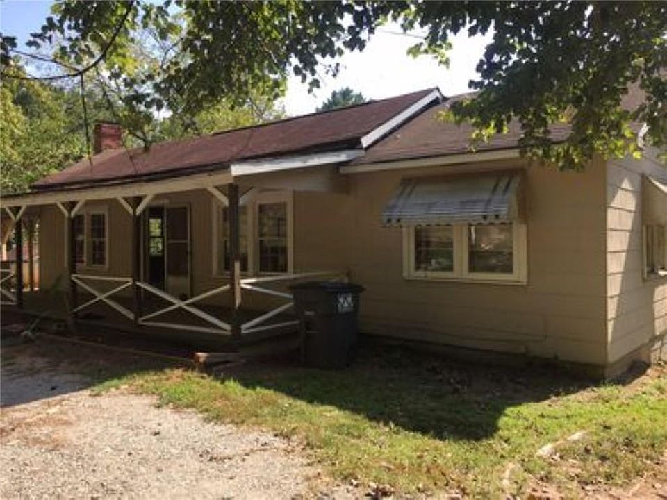 2nd image of 3026 Batesville Rd