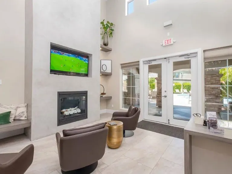 Villagio Luxury Apartments — Photo 24