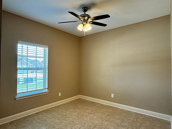 5th image of 9100 Shadow Oak Dr #E7389835e