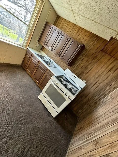 1850 Glendale Road - 55 — Photo 3