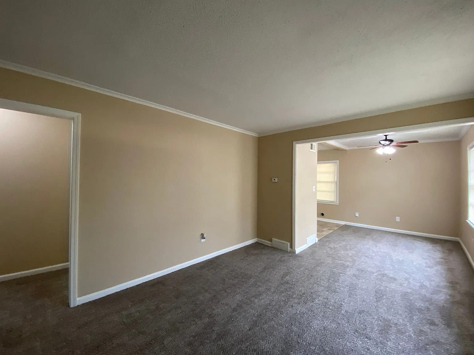 2169 Leyton Ave — Photo 2