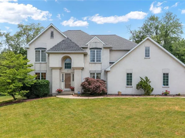 1666 Kevin Dr, Bethlehem, PA 18015