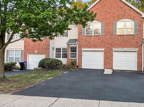 71 Pennsbury Way, East Brunswick, NJ 08816
