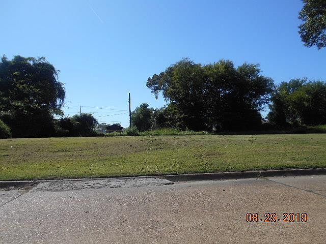 1st image of 119 S 9th St