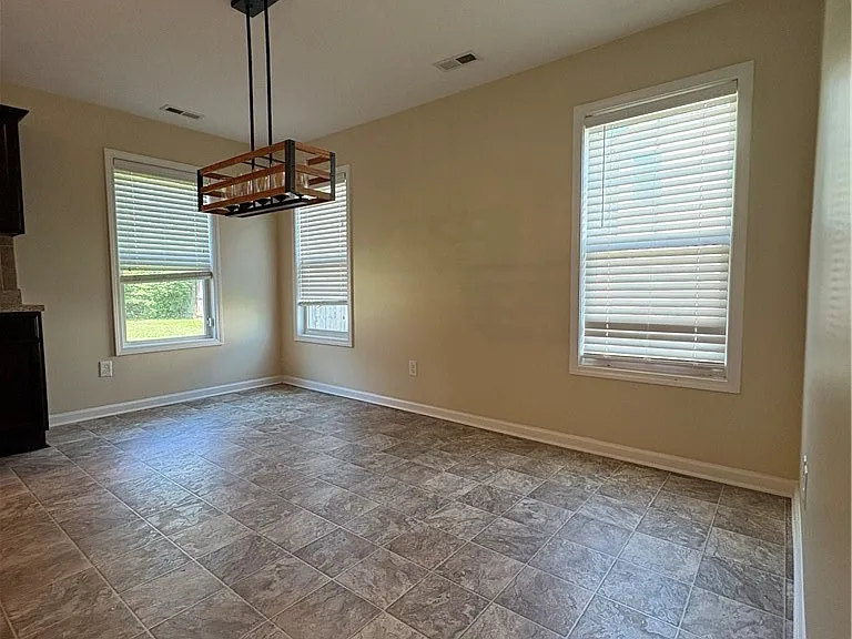 365 Roanoke Dr — Photo 15