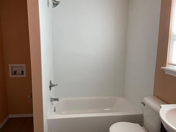 4th image of 225 S Avenue J