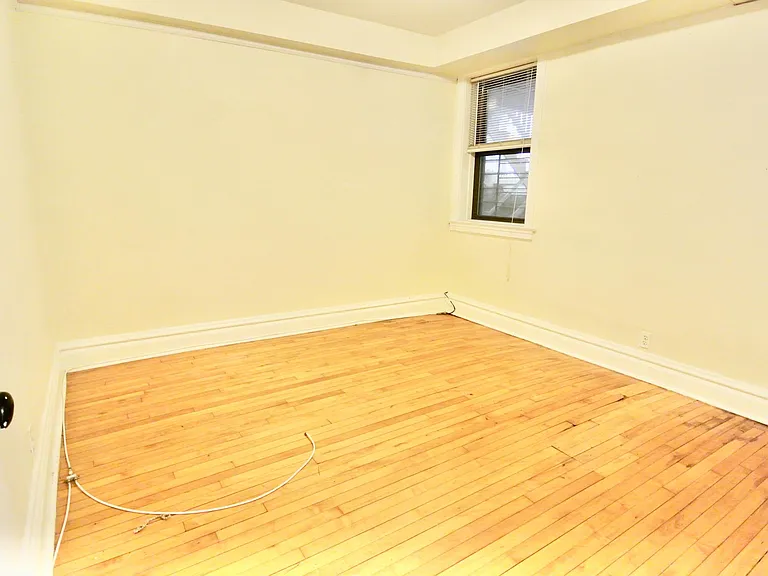3801 N Lakewood Ave #GDN — Photo 12