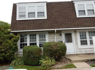 128 Whalers Cv, Babylon, NY 11702