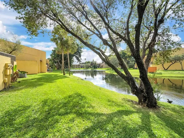 1610 NW 93rd Ave #303, Hollywood, FL 33024
