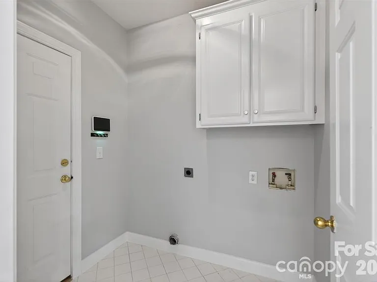 11005 Chilcomb Ct — Photo 41