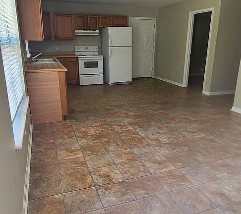 2nd image of 306 Scarborough St