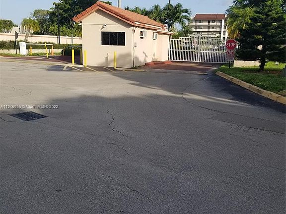 2nd image of 10237 NW 9th Street Cir APT 204-4