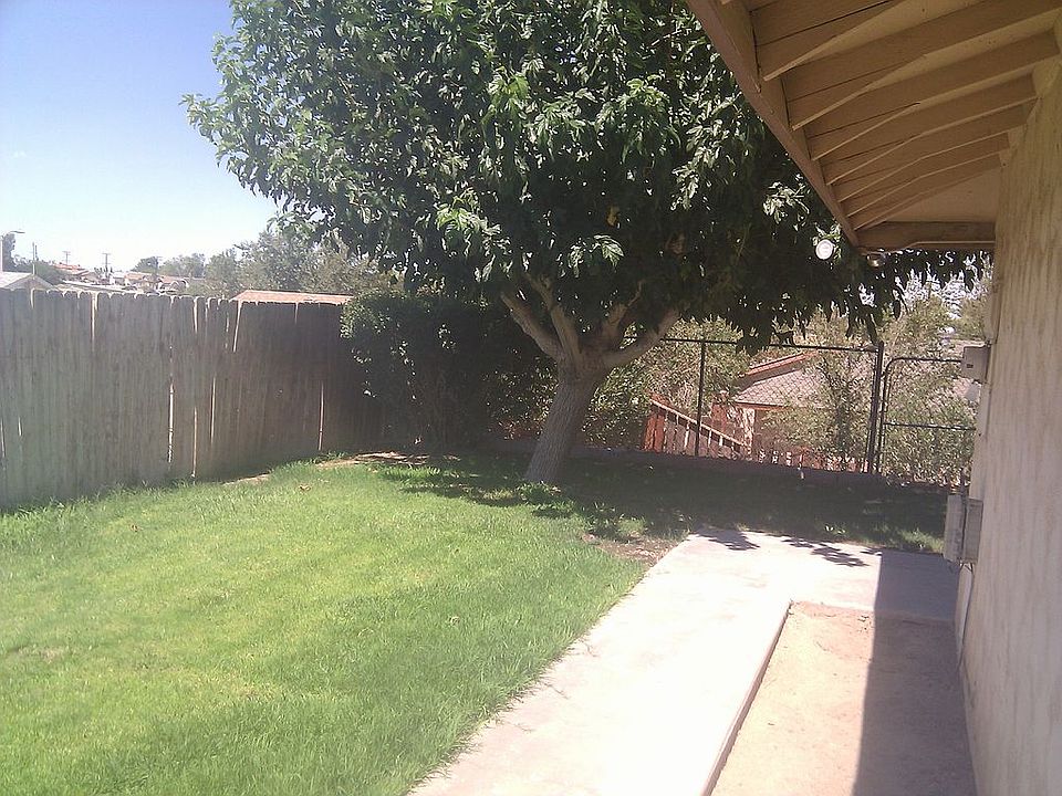 1st image of 15980 Arroyo Dr