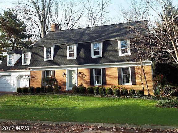 5-Bedroom Town and Country Severn River Colonial