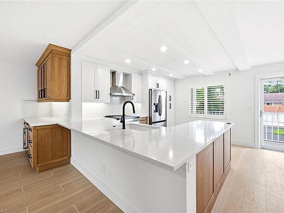 5th image of 6985 Dennis CIR #204