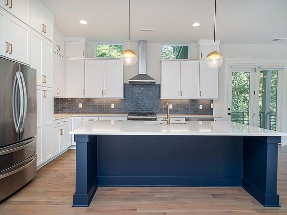 Kitchen w/huge Island