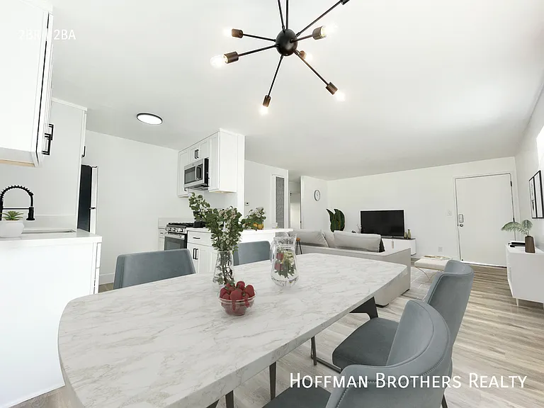 239 S Harvard Blvd #3 — Photo 3