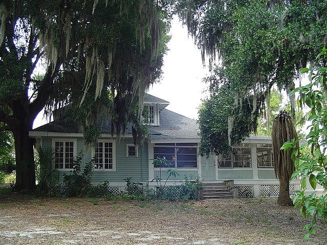 1st image of 826 E Eagle Ave