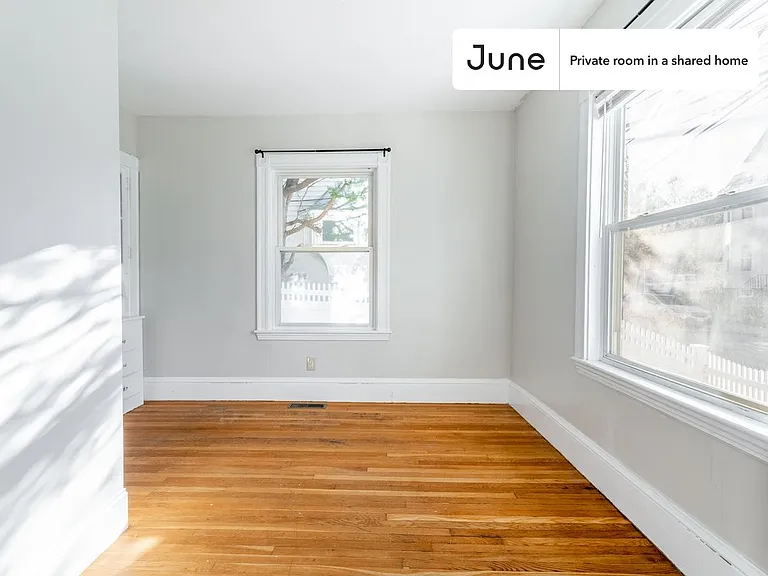 45 Montcalm Ave #C — Photo 2