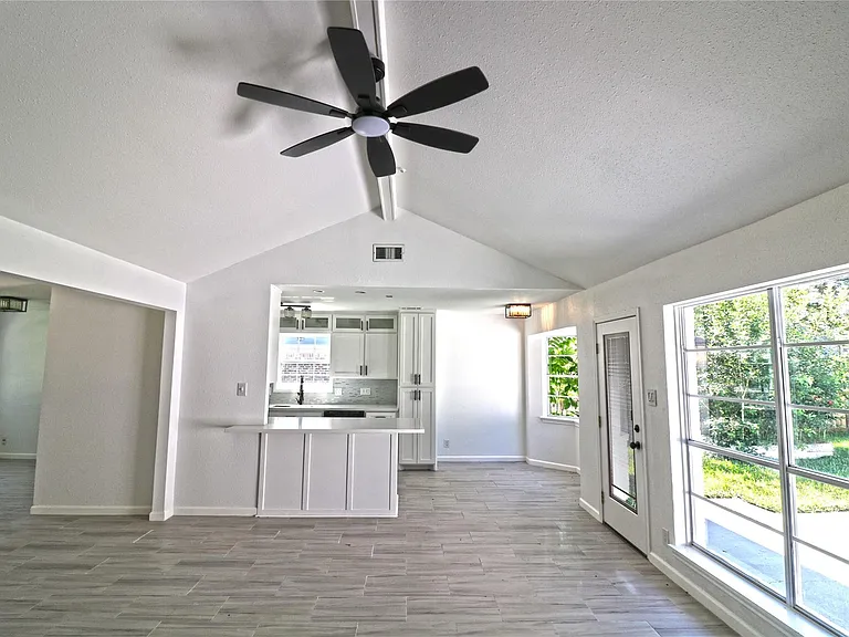 9211 Blankenship Dr — Photo 7