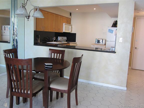 4th image of 5701 W Collins #909