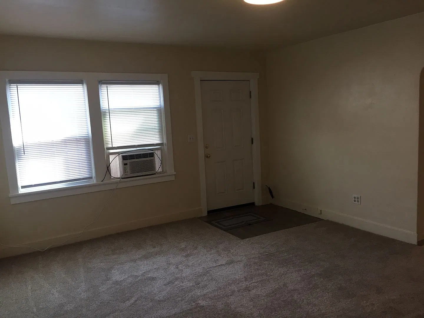 522 Orondo Ave — Photo 2