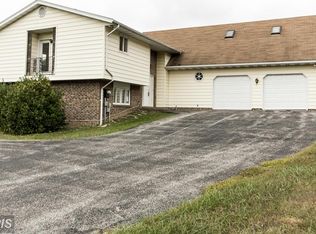 3406 Nottingham Rd, Westminster, MD 21157