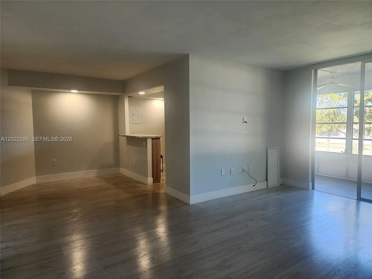 Building Photo - 9101 Lime Bay Blvd #305