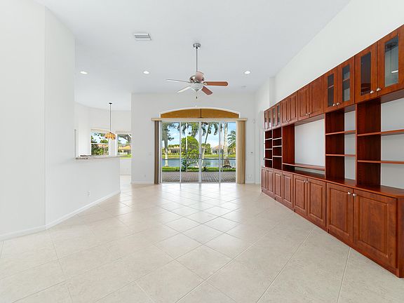 3rd image of 7173 Lorenzo Lane