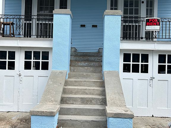 2nd image of 821 Leontine St
