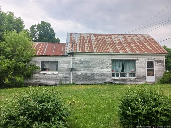 827 Central St, Centreville, NB E7K 2B8