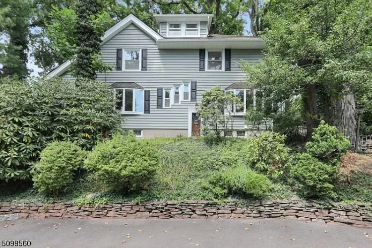 239 Wyoming Ave photo 1