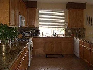 2nd image of 2208 Avenida Mara