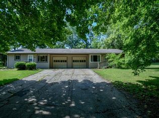 902 Monroe Ct, Stoughton, WI 53589