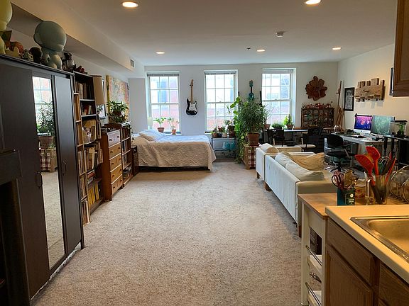 2nd image of 236 N 2nd St APT 2B