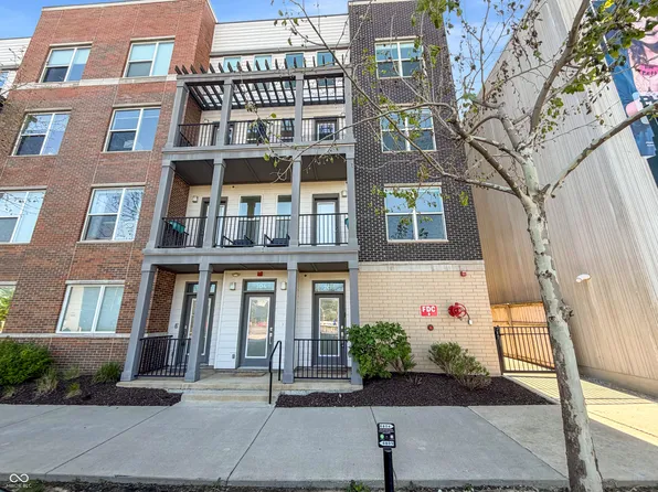 727 N Illinois St #208, Indianapolis, IN 46204