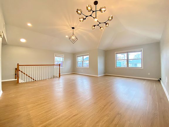 4th image of 46 Evelyn Pl APT 2F
