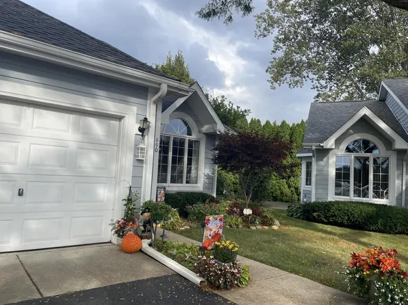 690 Lincoln DRIVE, Twin Lakes, WI 53181